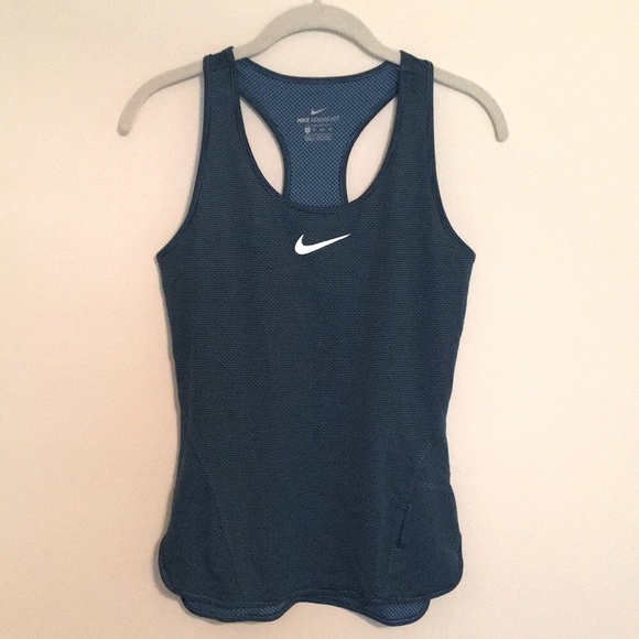Nike Tops - Nike AeroReact Tank
